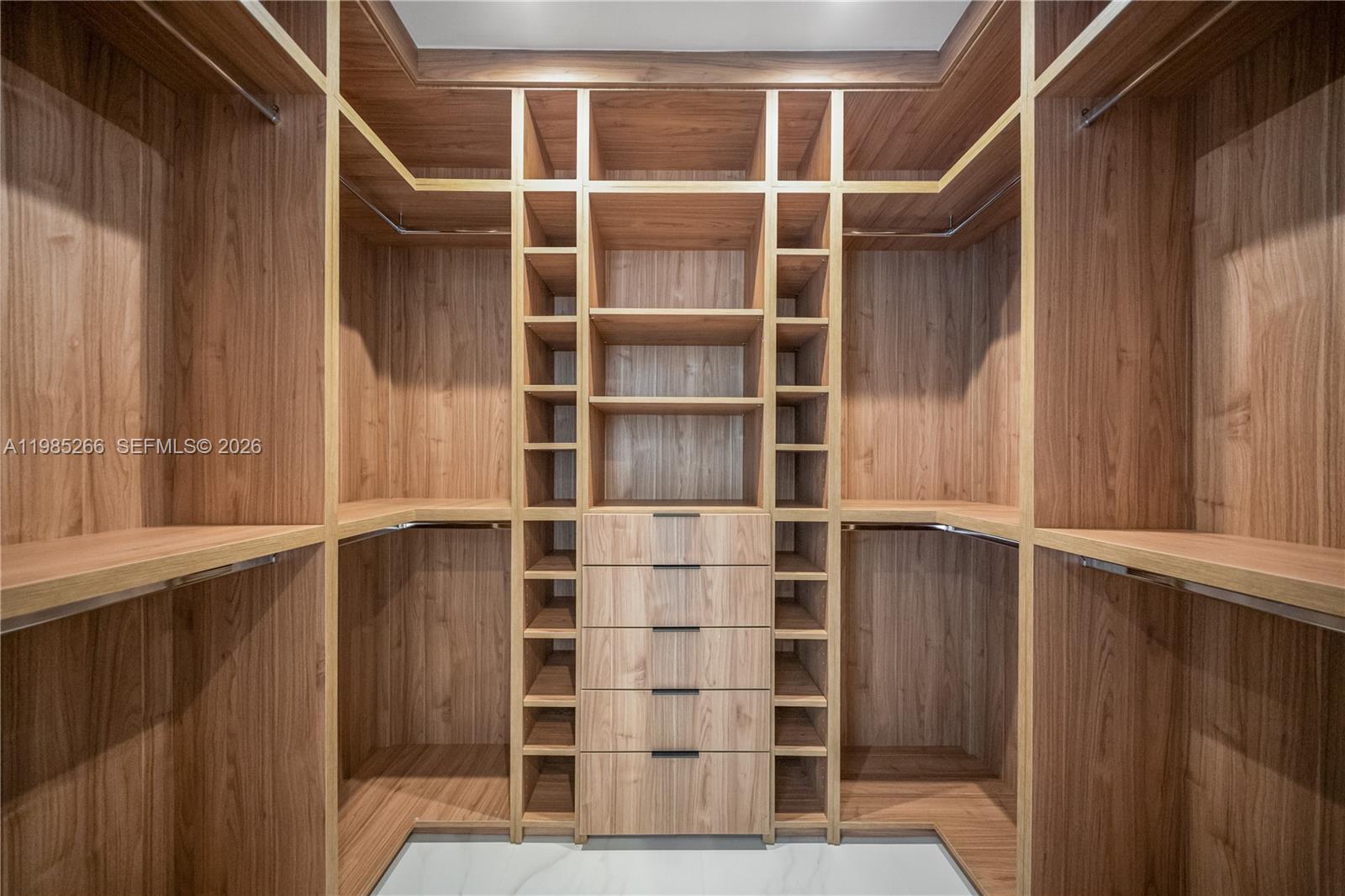 CORAL GABLES COUNTRY CLUB - Residential