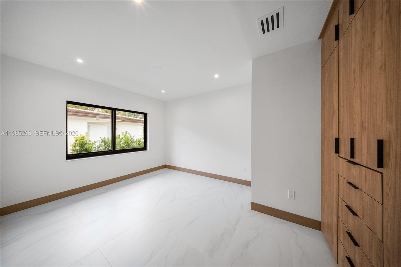 CORAL GABLES COUNTRY CLUB - Residential