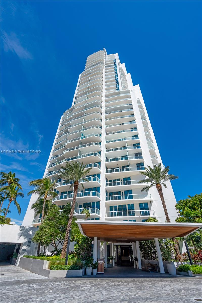 50 S Pointe Dr 606, Miami Beach, Miami-Dade County, Florida - 1 Bathrooms - 