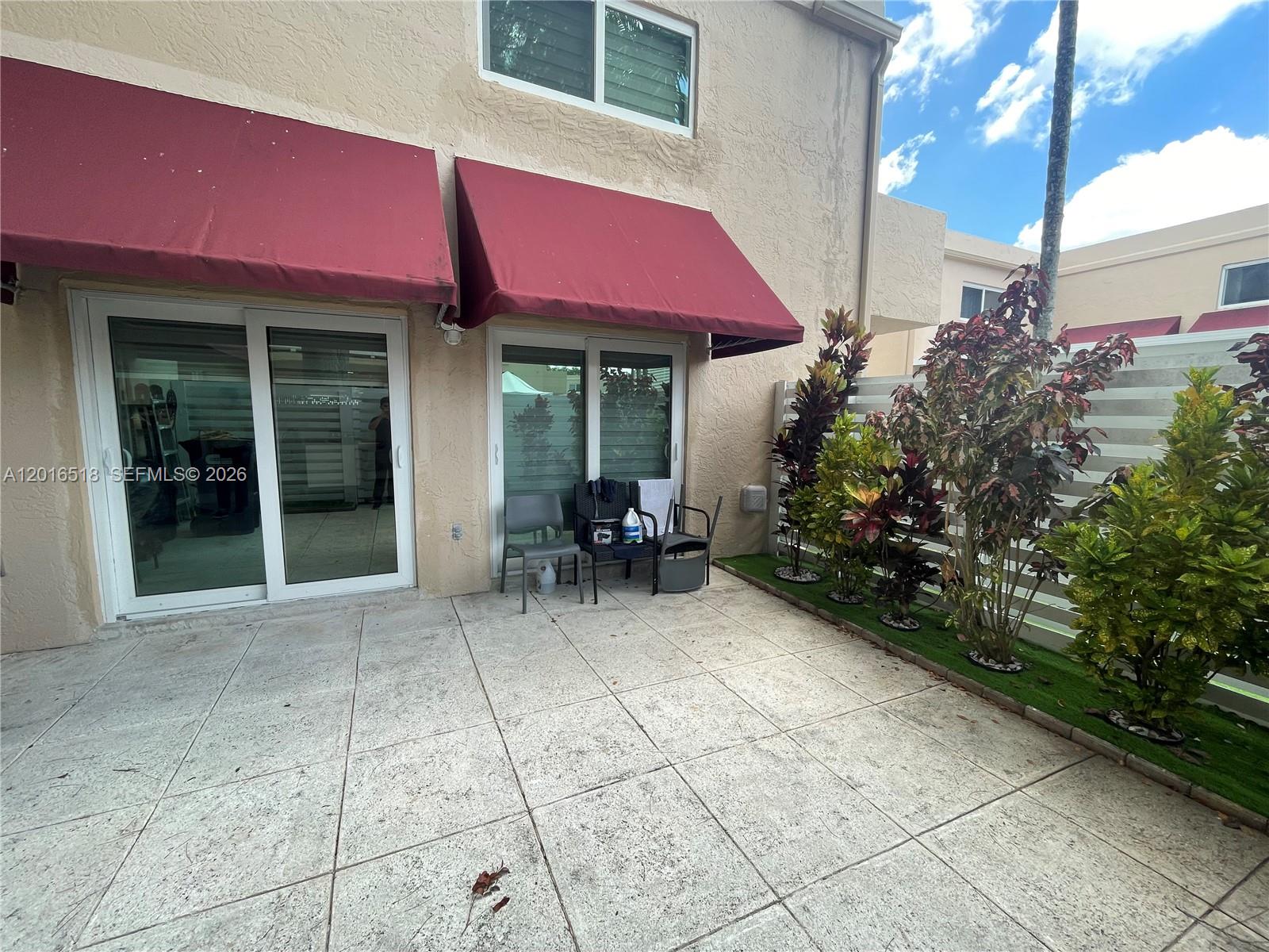 KENDALL CENTER - Residential
