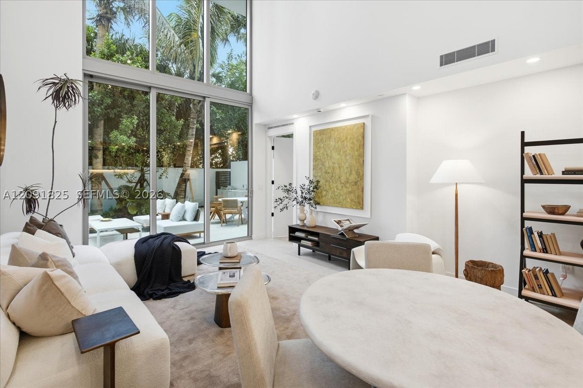 2200 Brickell Ave