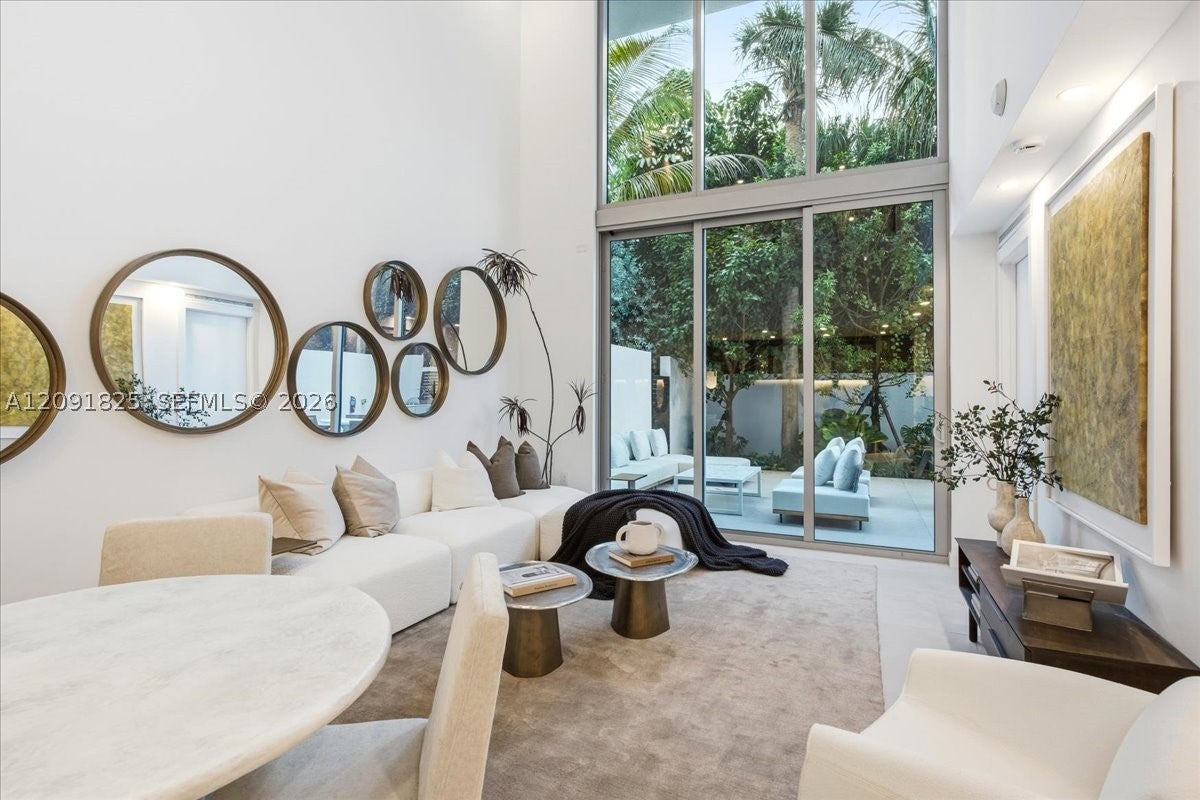 2200 Brickell Ave GV04