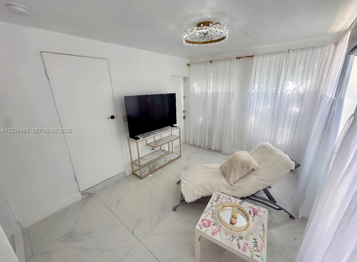 IRONS MANOR 3RD ADDN - Residential Lease