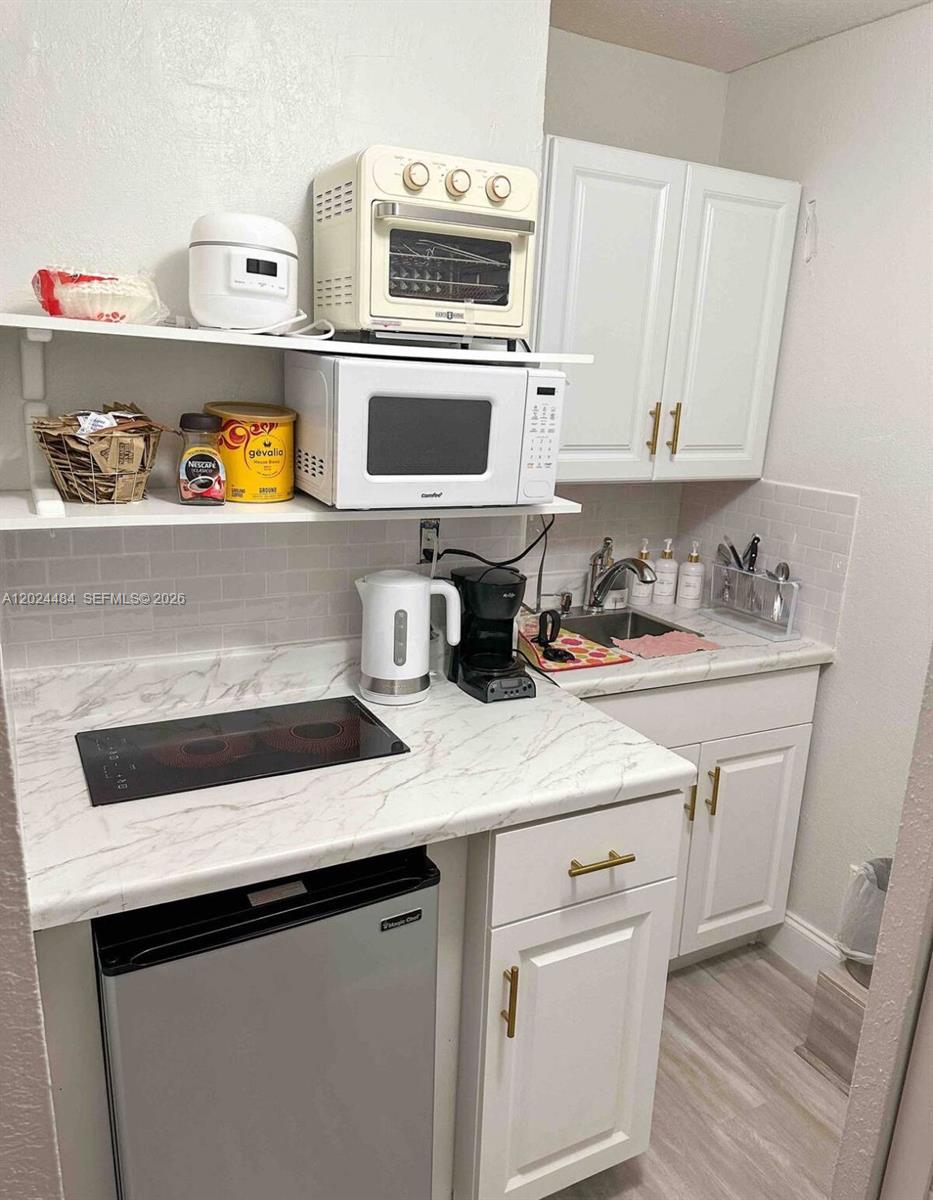 IRONS MANOR 3RD ADDN - Residential Lease