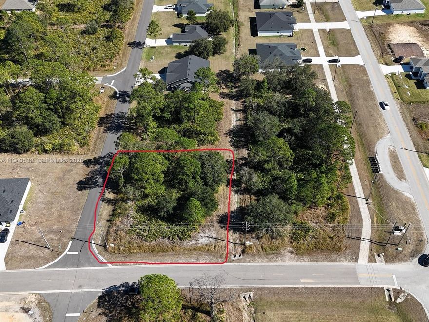Prime opportunity for investors seeking strong rental demand and long-term appreciation in one of Central Florida’s fastest-growing corridors. This multifamily corner lot, located in the highly desirable Sun ’N Lake community just outside Sebring, offers an ideal setting for a duplex development with consistent year-round occupancy potential. Sun ’N Lake is a master-planned golf and recreation community supported by its own Improvement District—an independent government entity that ensures stable infrastructure, reliable utilities, and well-maintained public amenities. This translates into lower risk, predictable operating conditions, and strong tenant appeal.

Key investment advantages:

- **High rental demand** driven by proximity to major employers, medical facilities, and the US-27 commercial corridor  
- **Low vacancy environment** supported by steady population growth in Highlands County  
- **Strong infrastructure** including water/sewer utilities, stormwater management, and community security—ideal for long-term asset stability. Minutes from hospitals, supermarkets, retail centers, and essential services**, increasing tenant convenience and retention. Located in a thriving master-planned district, enhancing property values and marketability  
Whether you’re building a duplex for long-term cash flow, short-term rental potential, or resale, this lot offers a strategic entry point into a stable and expanding Central Florida market.