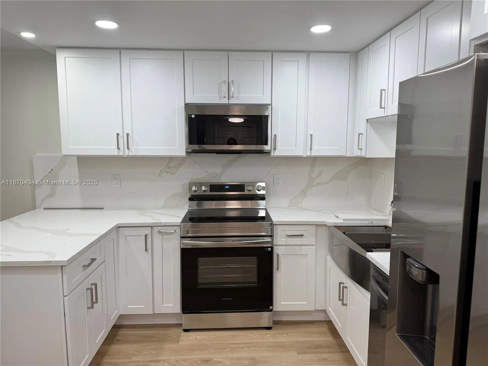 Key Biscayne, Florida 33149, United States, 2 Bedrooms Bedrooms, ,2 BathroomsBathrooms,Residential,Active,202199