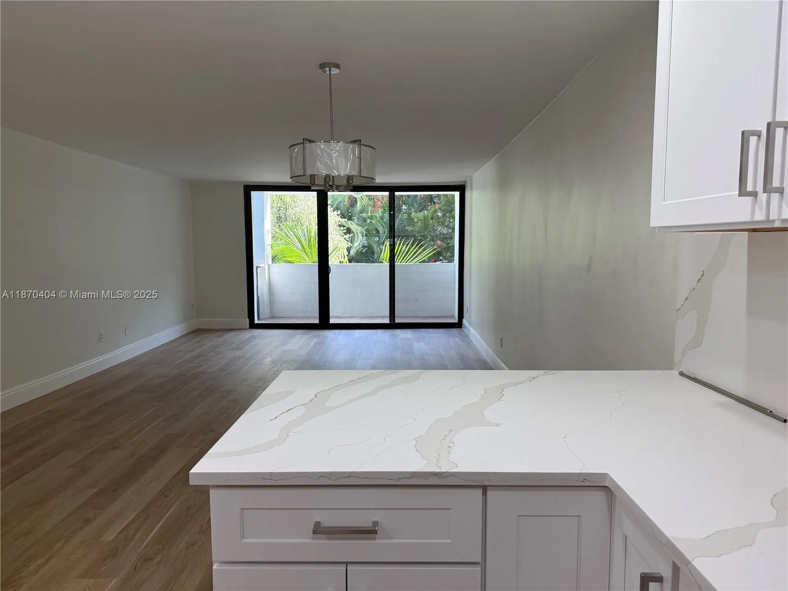 Key Biscayne, Florida 33149, United States, 2 Bedrooms Bedrooms, ,2 BathroomsBathrooms,Residential,Active,202199