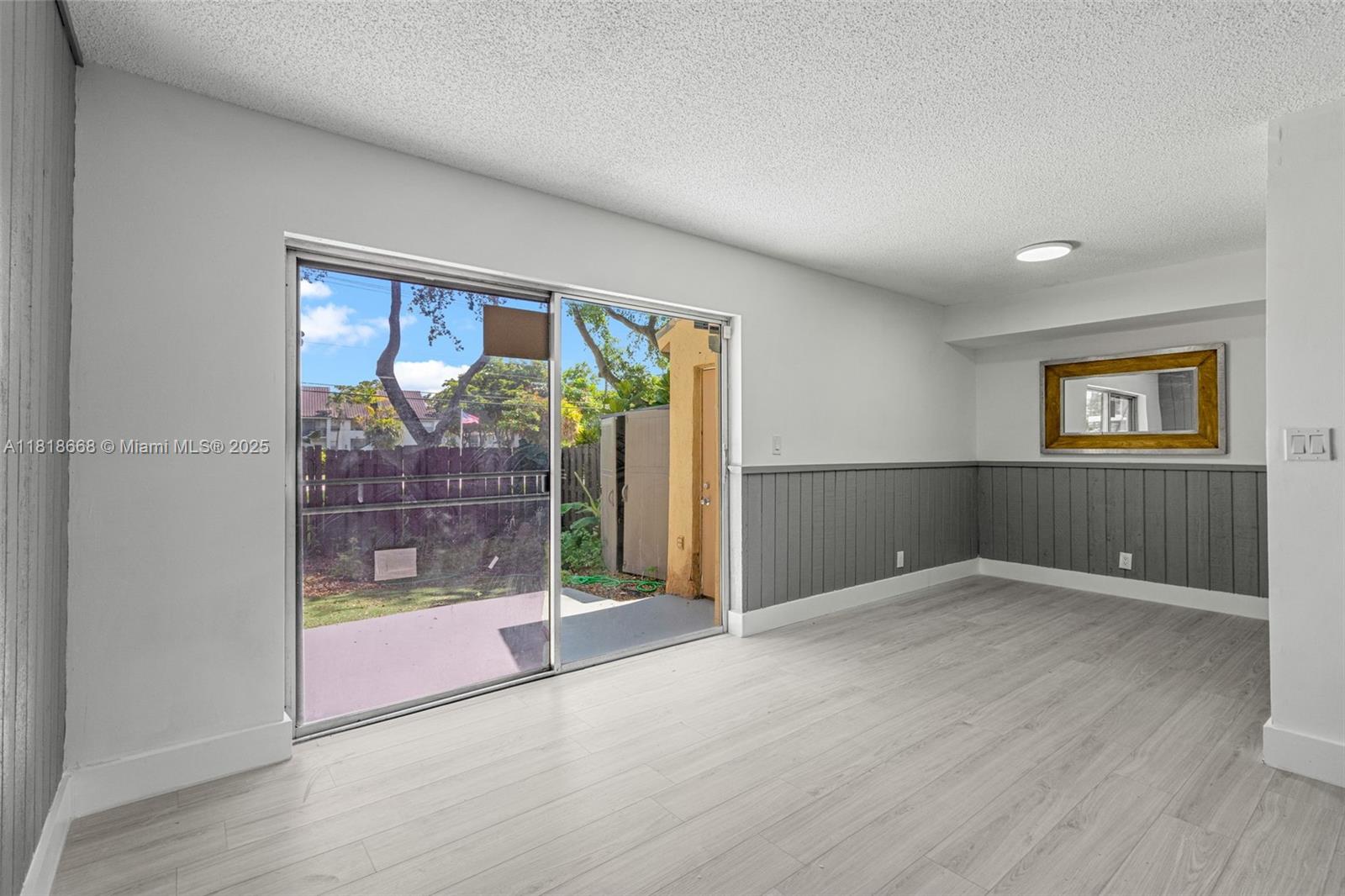 ARISTA PARK CONDO - Residential