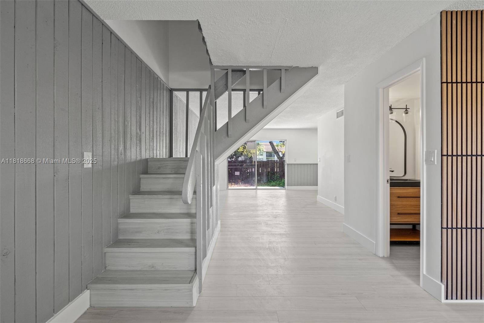 ARISTA PARK CONDO - Residential