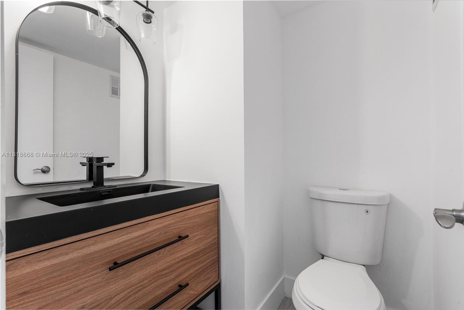 ARISTA PARK CONDO - Residential