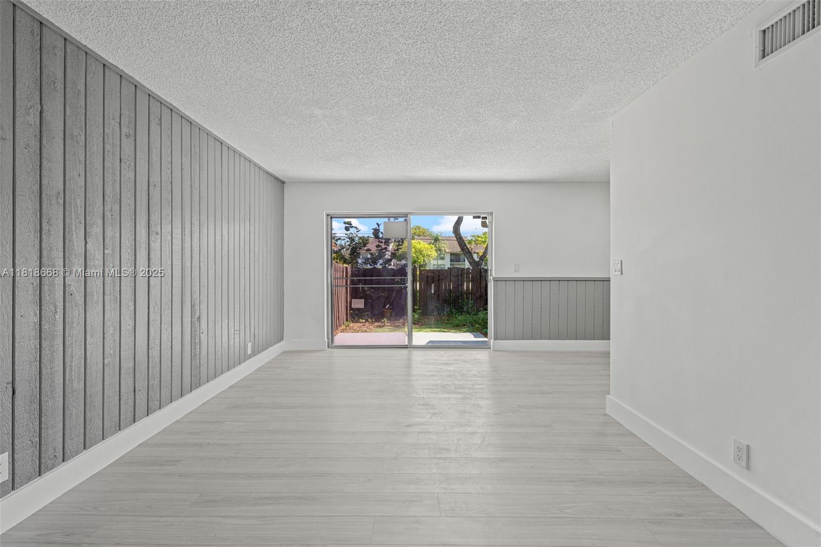 ARISTA PARK CONDO - Residential