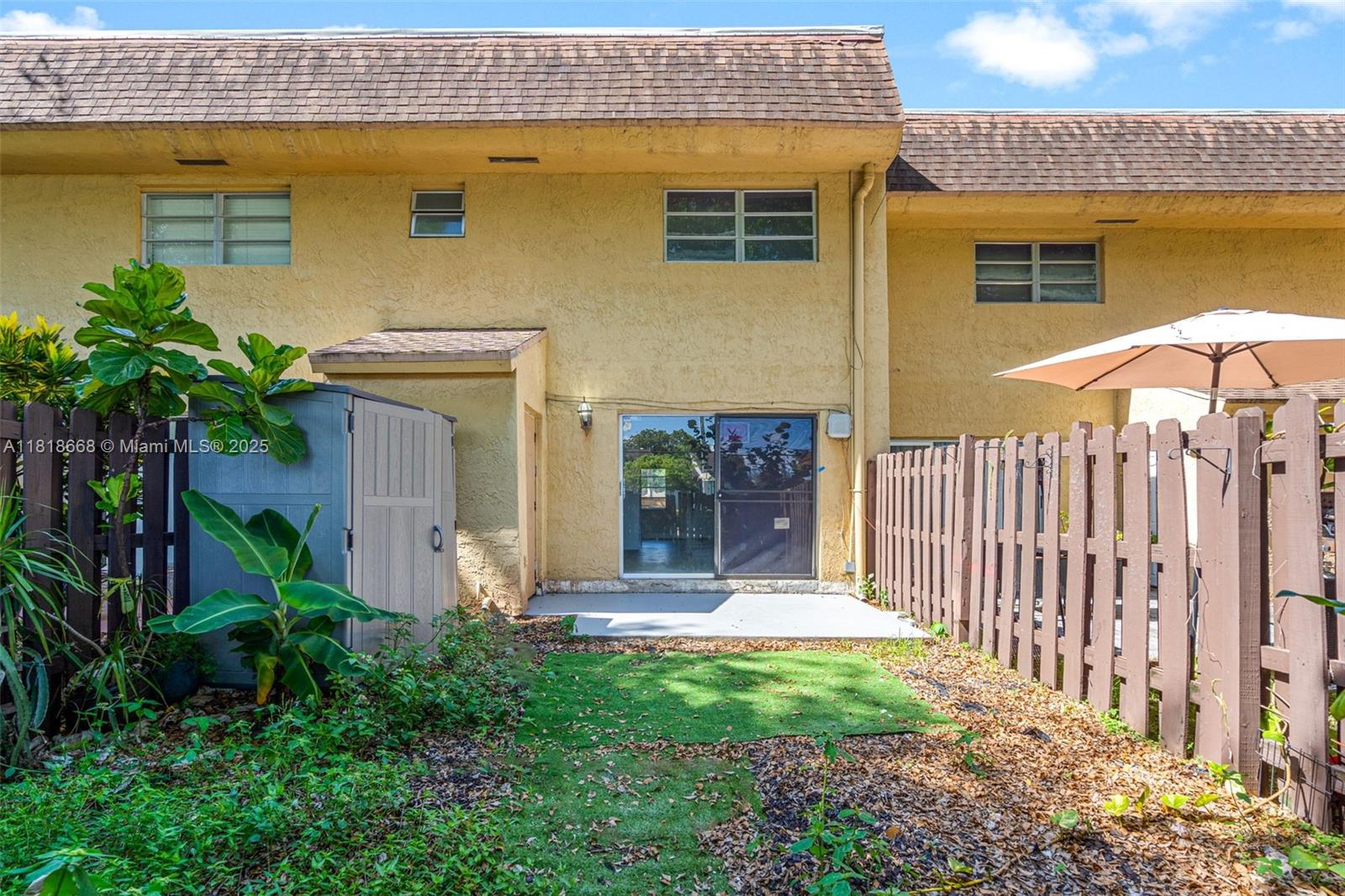 ARISTA PARK CONDO - Residential