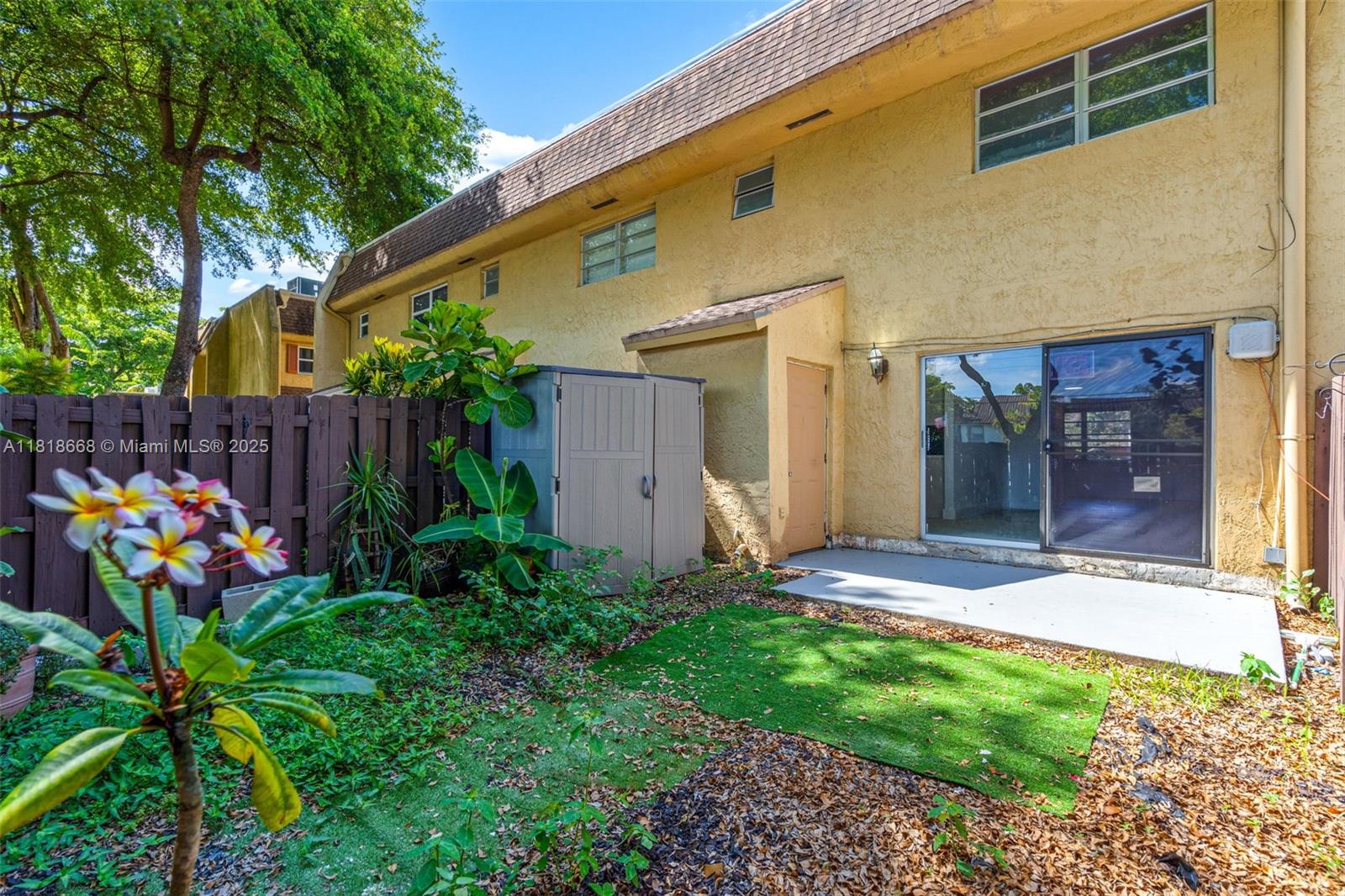 ARISTA PARK CONDO - Residential