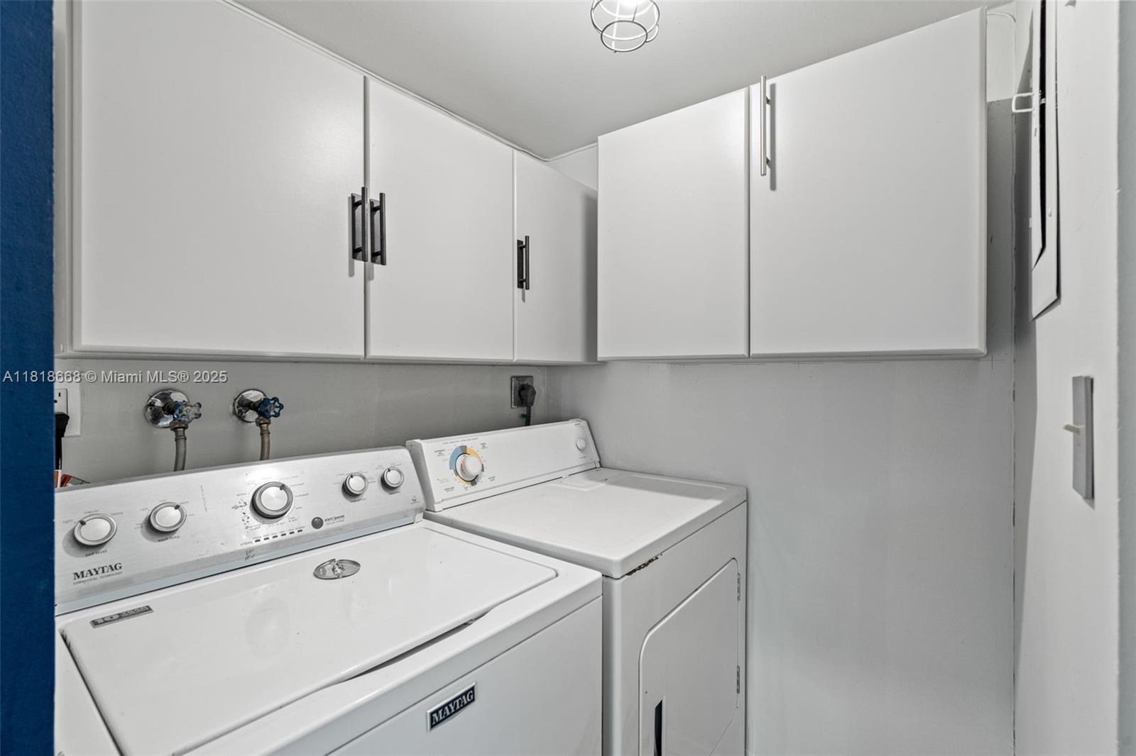 ARISTA PARK CONDO - Residential