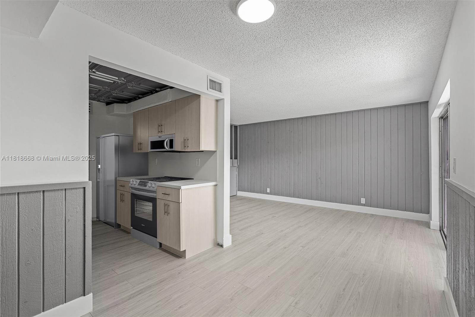 ARISTA PARK CONDO - Residential