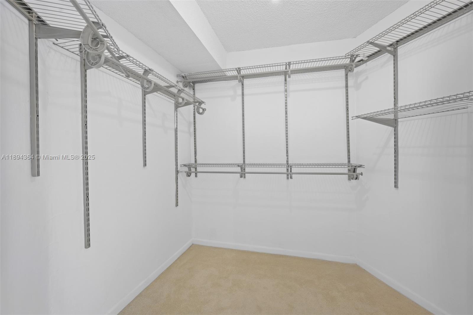 WILSHIRE CONDO - Residential Lease