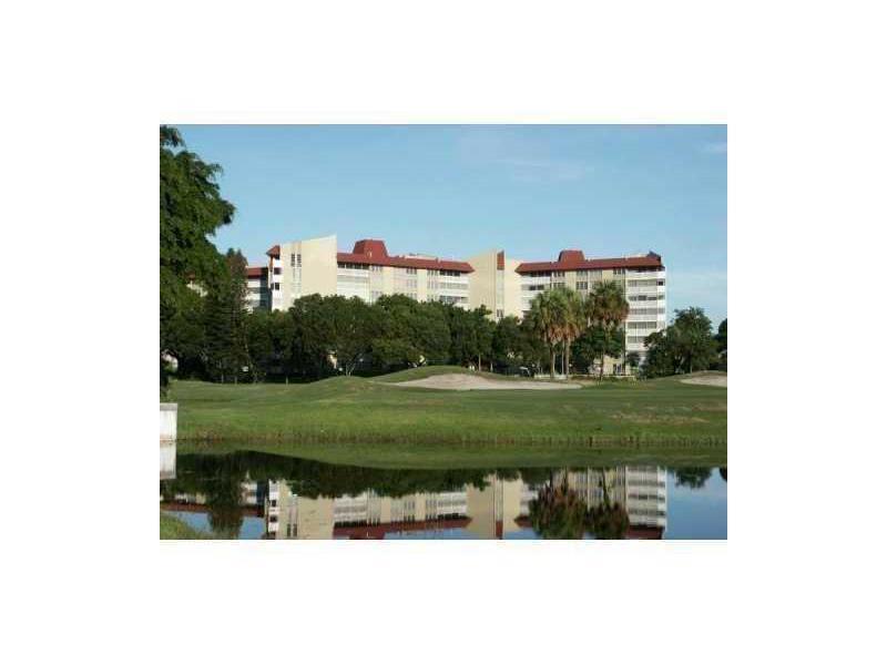 ALL AGES WELCOME,OVERLOOKING INVERRARY GOLF COURSE,COVERED SCREENED PATIO ,24 HR SECURITY,TWO GENEROUS SIZE BEDROOMS,OPEN BRIGHT LR & DR.MANY AMENITIES,CLUB HOUSE,theater,BOWLING,TENNIS,POOL!only first and deposit with good credit,credit report and mlx attachment must accompany with an offer.association required a minimum of 650 credit score to approve the tenant and $30K income with copy of the last 2 years income tax.
