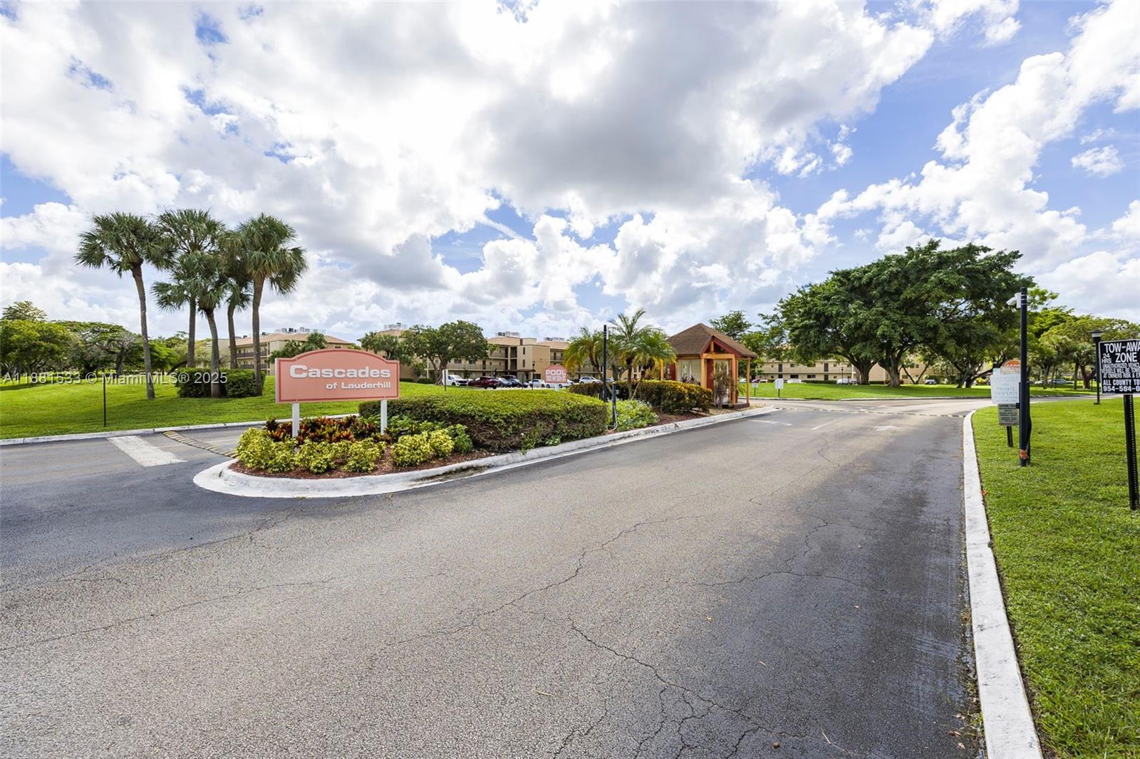 CASCADES OF LAUDERHILL - Residential