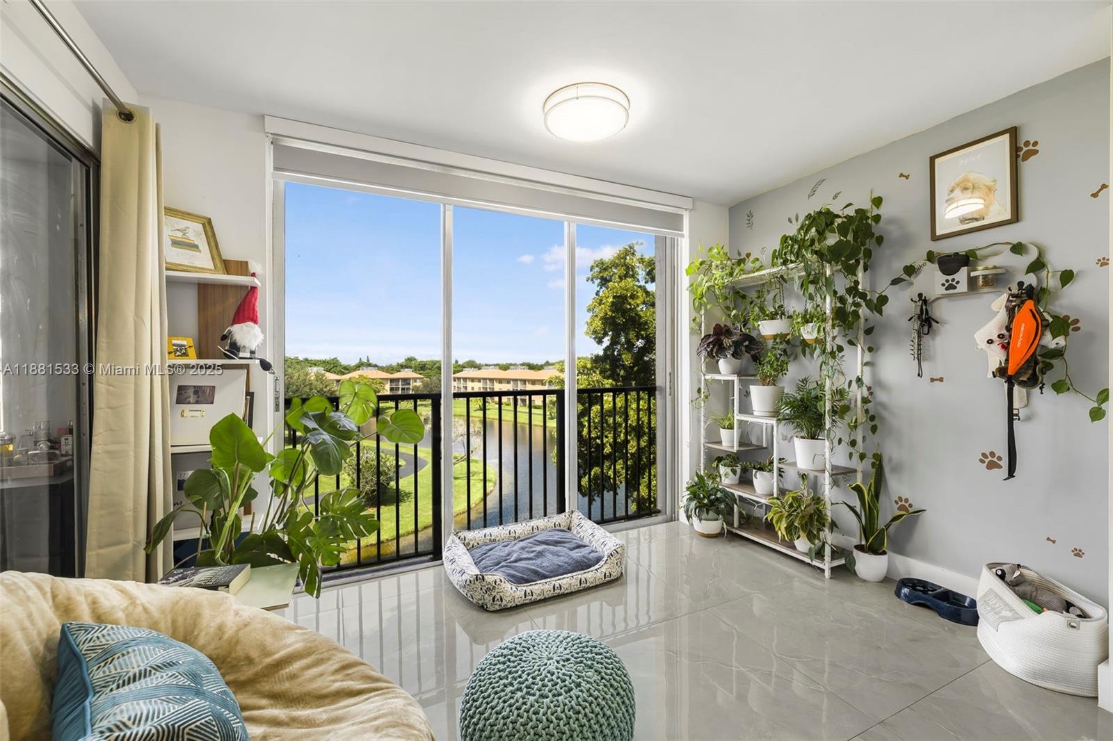 CASCADES OF LAUDERHILL - Residential