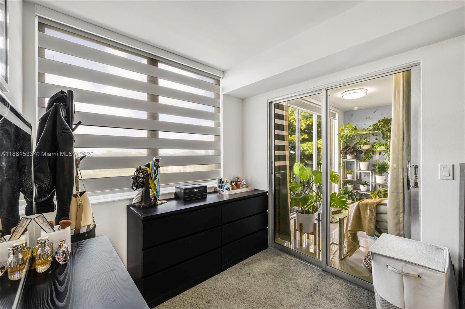 CASCADES OF LAUDERHILL - Residential