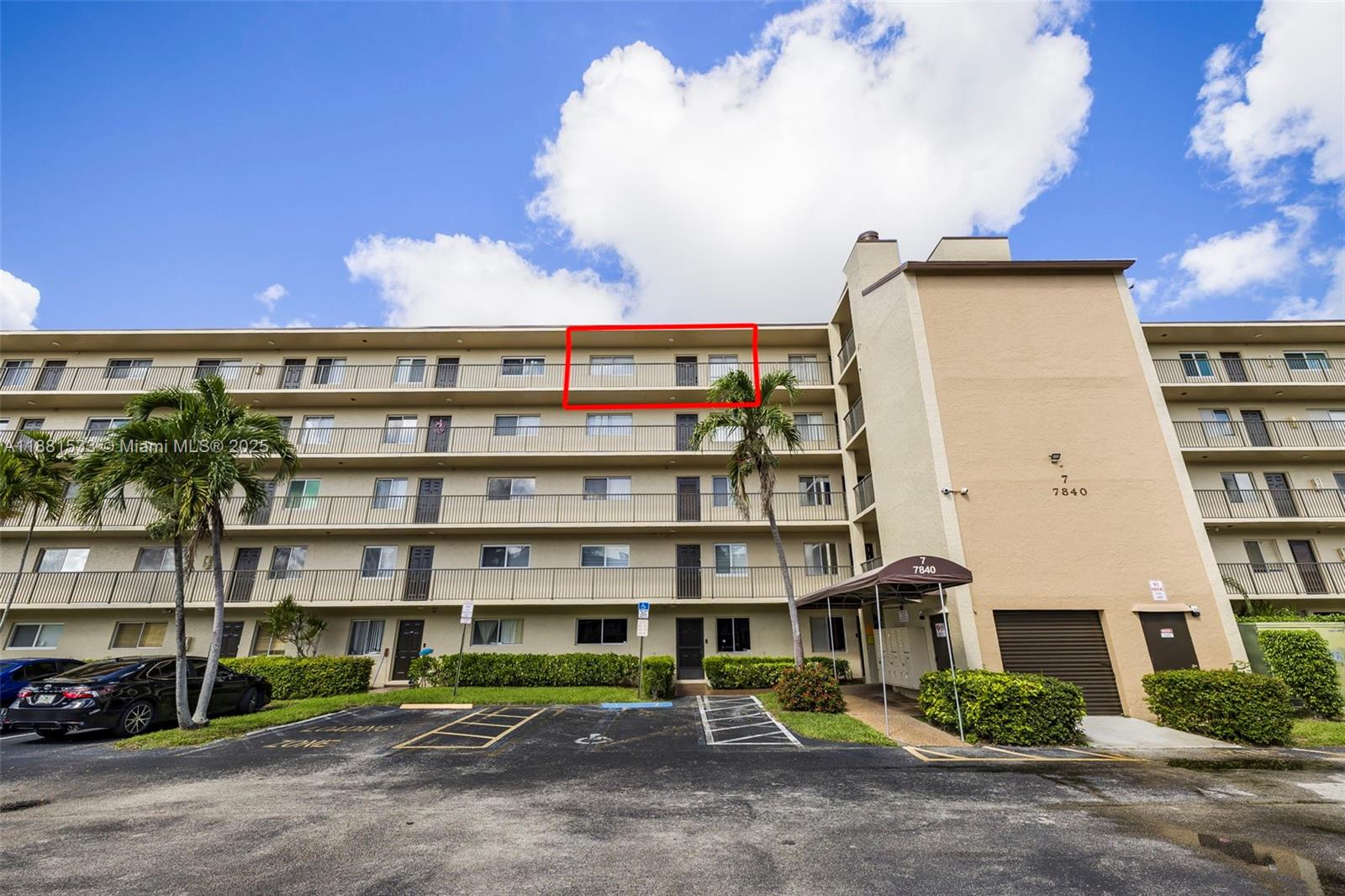CASCADES OF LAUDERHILL - Residential