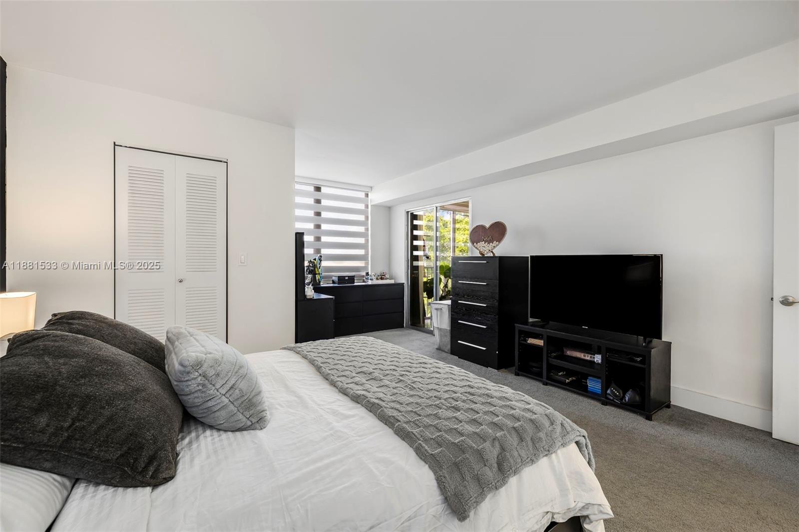 CASCADES OF LAUDERHILL - Residential