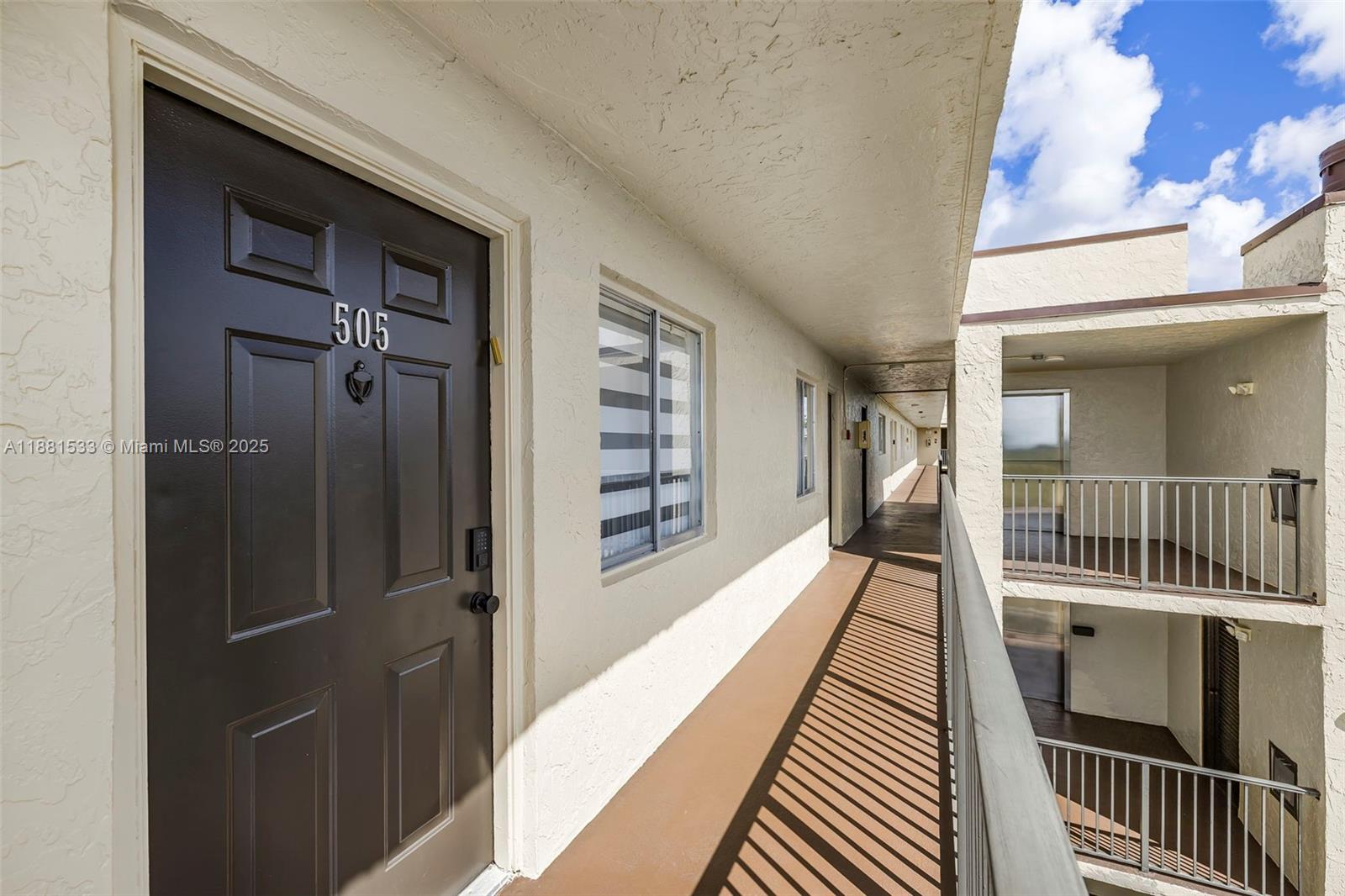 CASCADES OF LAUDERHILL - Residential