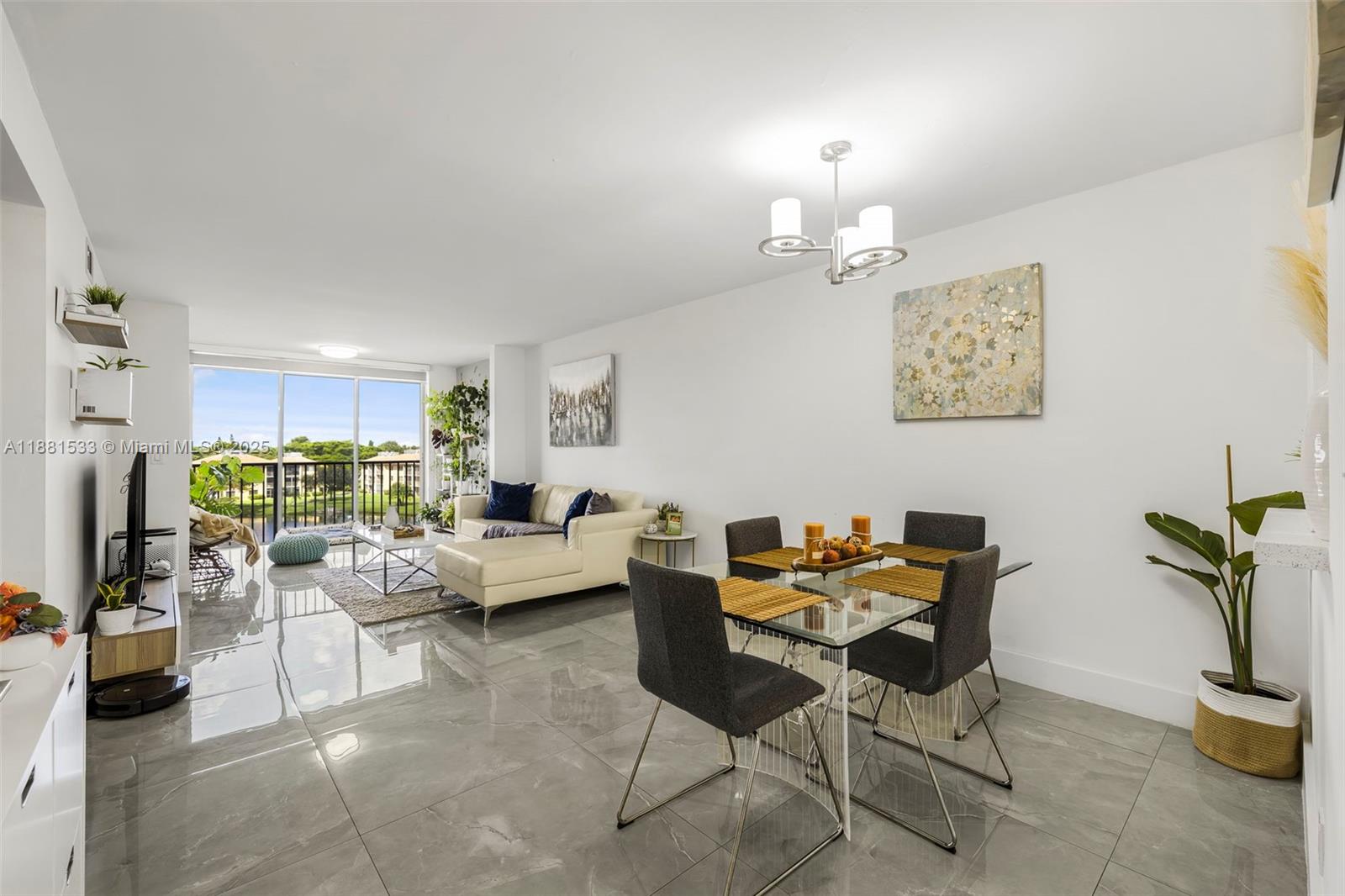 CASCADES OF LAUDERHILL - Residential