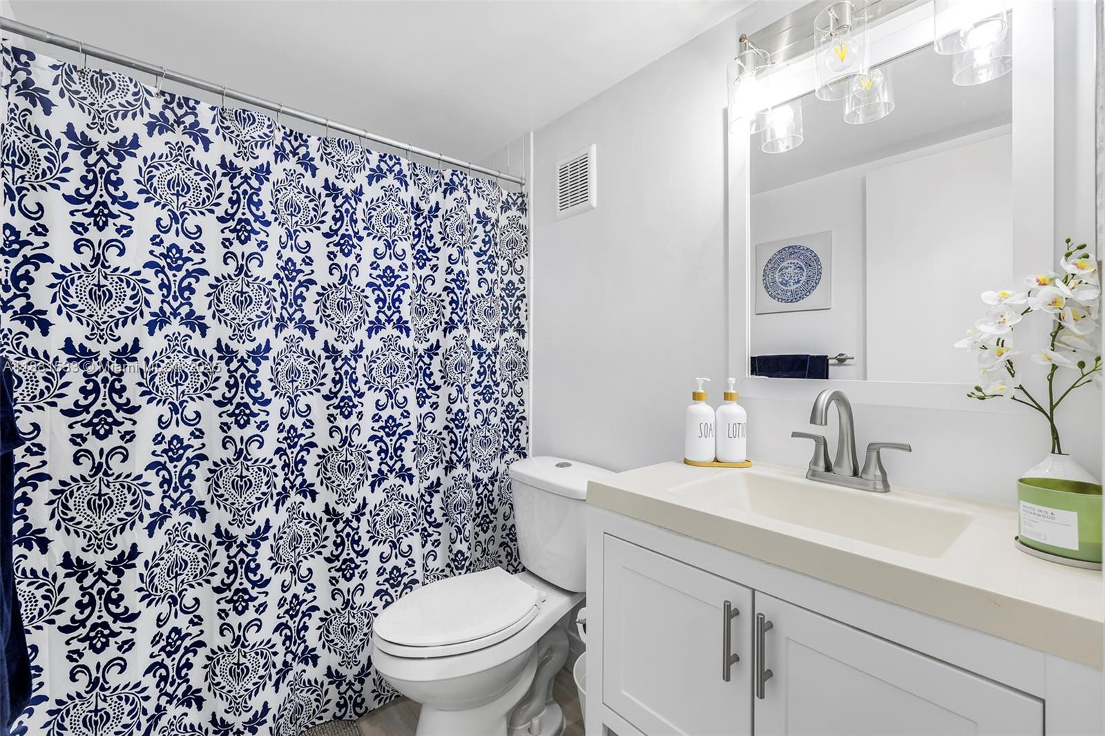 CASCADES OF LAUDERHILL - Residential