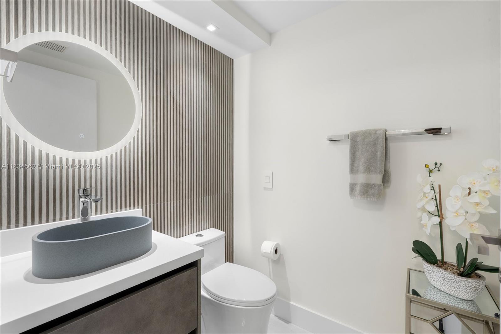 848 Brickell Key Dr 2705