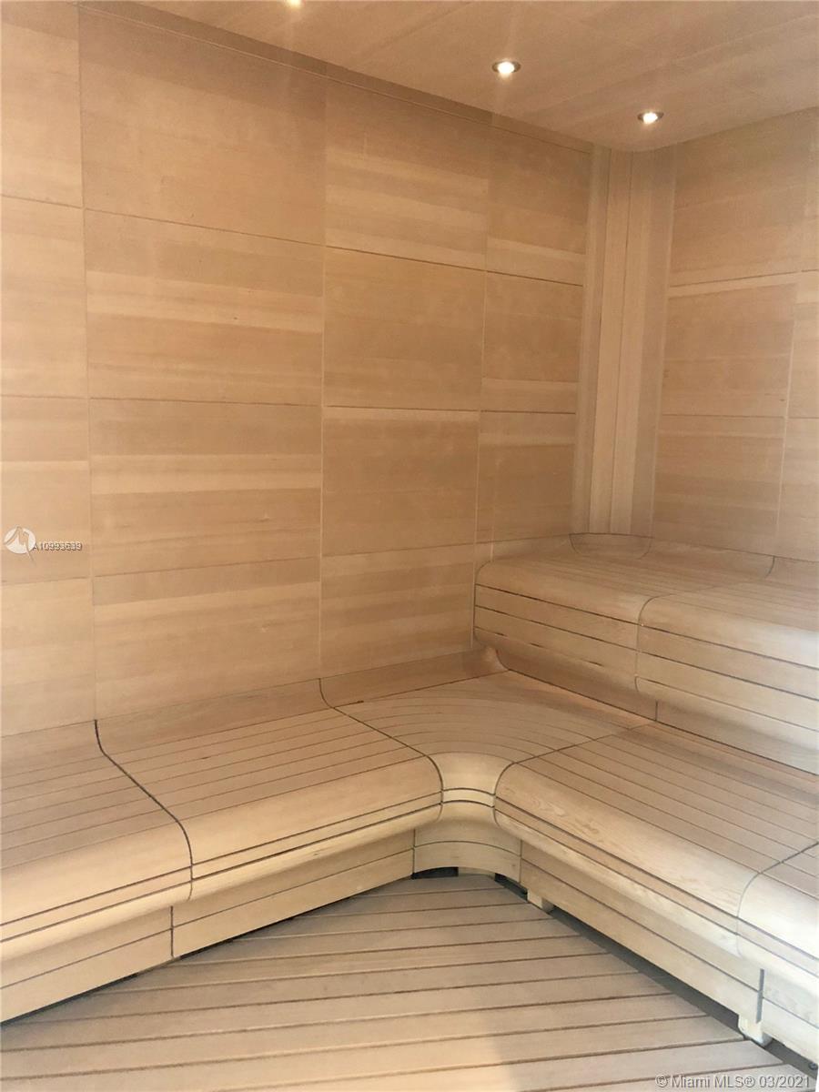 JADE SIGNATURE CONDO - Residential