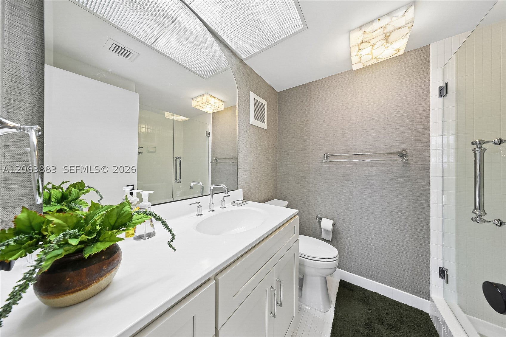 20281 E Country Club Dr 810