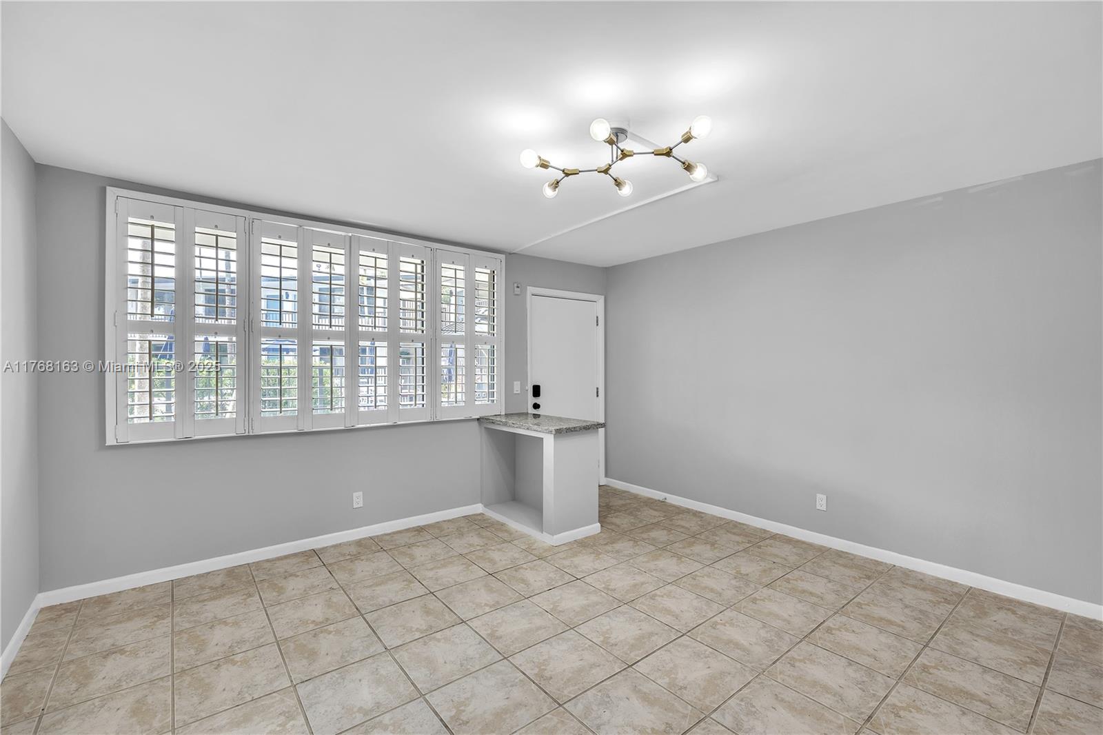 1901 N Andrews Ave 105