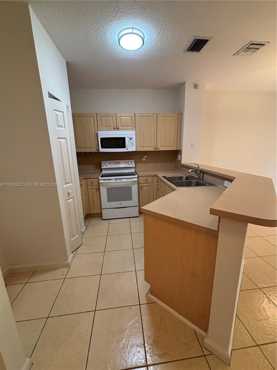 CATALINA PLACE - Residential Lease