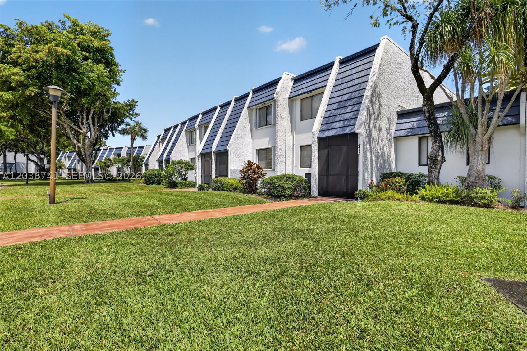 4427 Luxemburg Ct