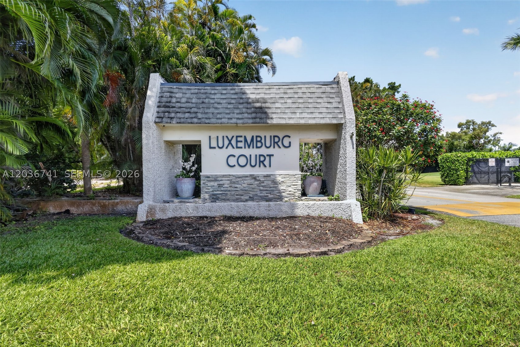 4427 Luxemburg Ct