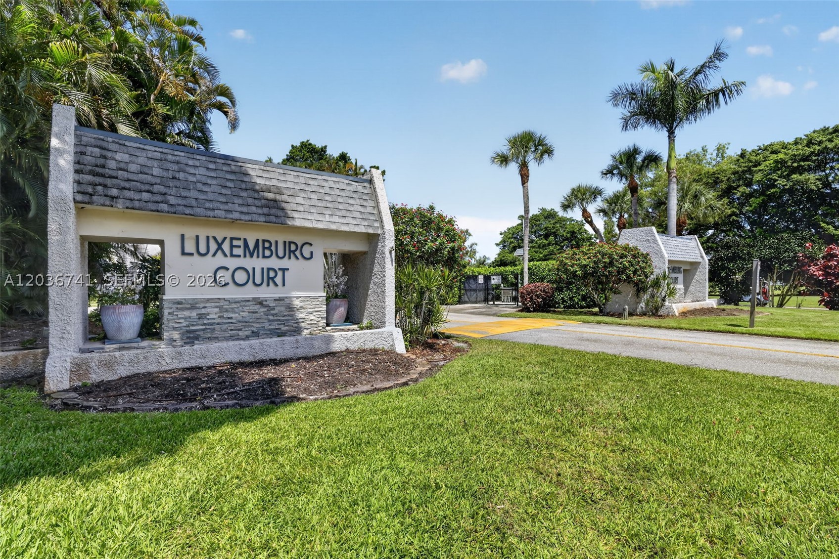 4427 Luxemburg Ct