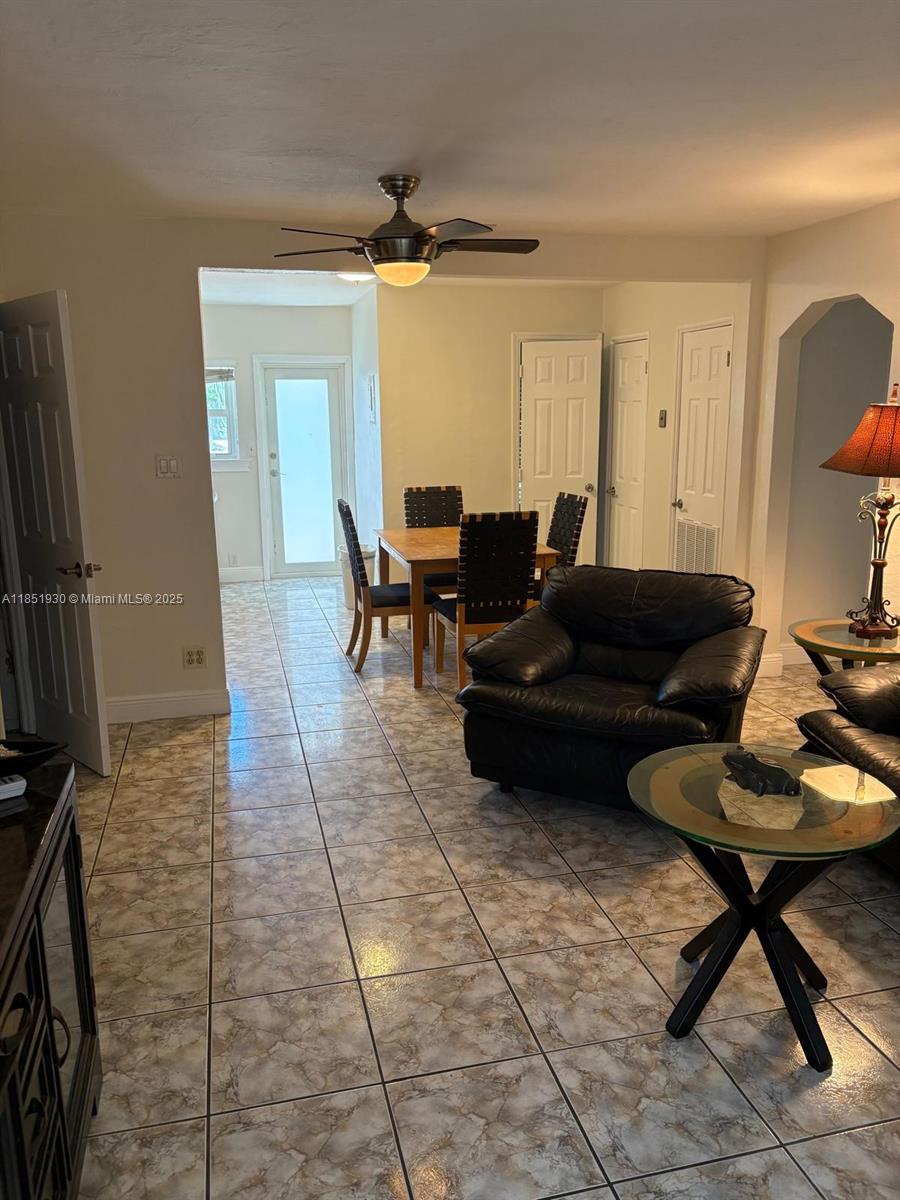 HOLLYWOOD BEACH SECOND AD - Residential Lease