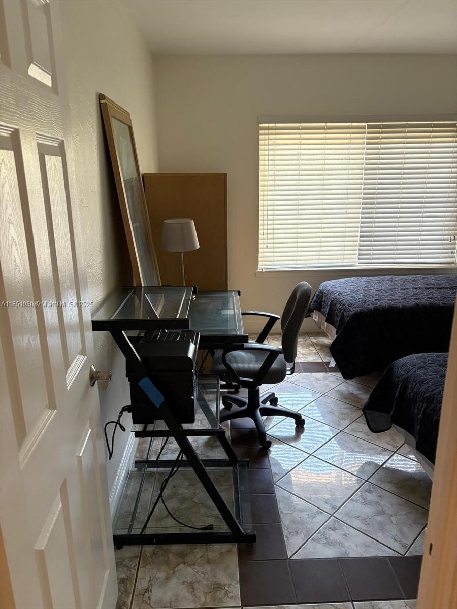 HOLLYWOOD BEACH SECOND AD - Residential Lease