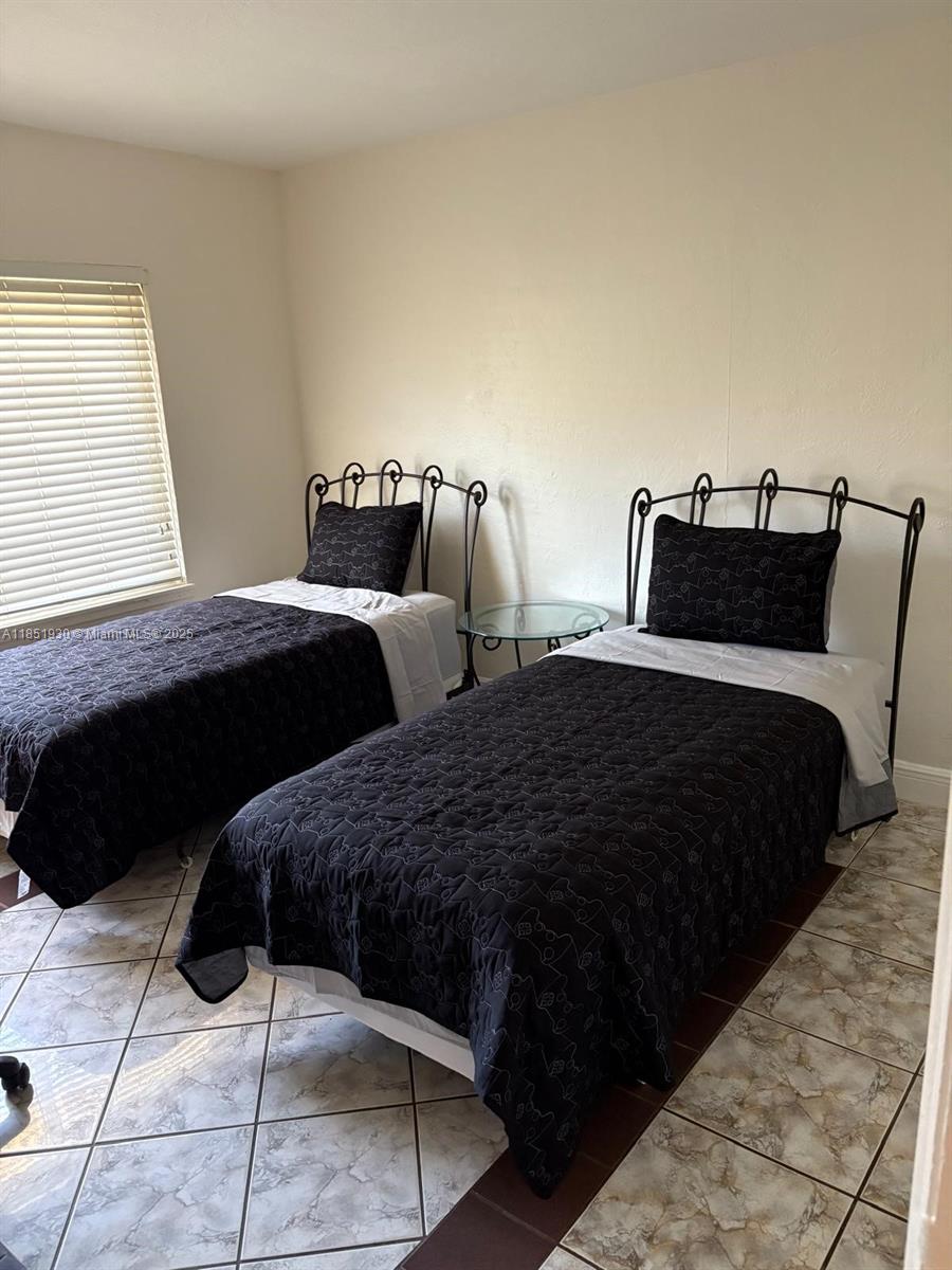 HOLLYWOOD BEACH SECOND AD - Residential Lease