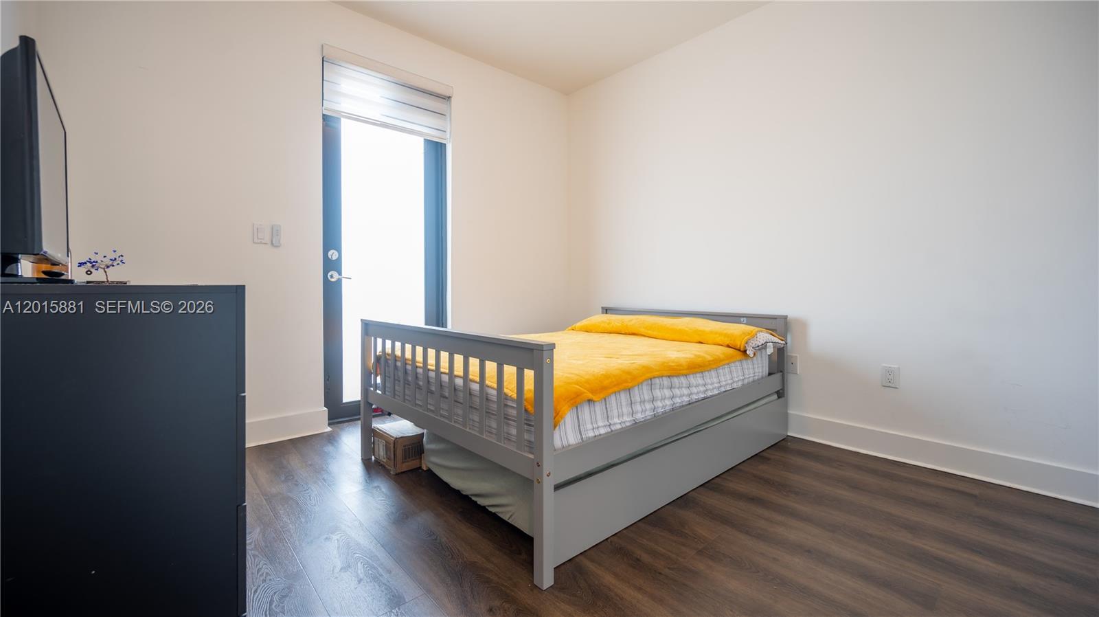 KILLIAN COMMONS - Residential