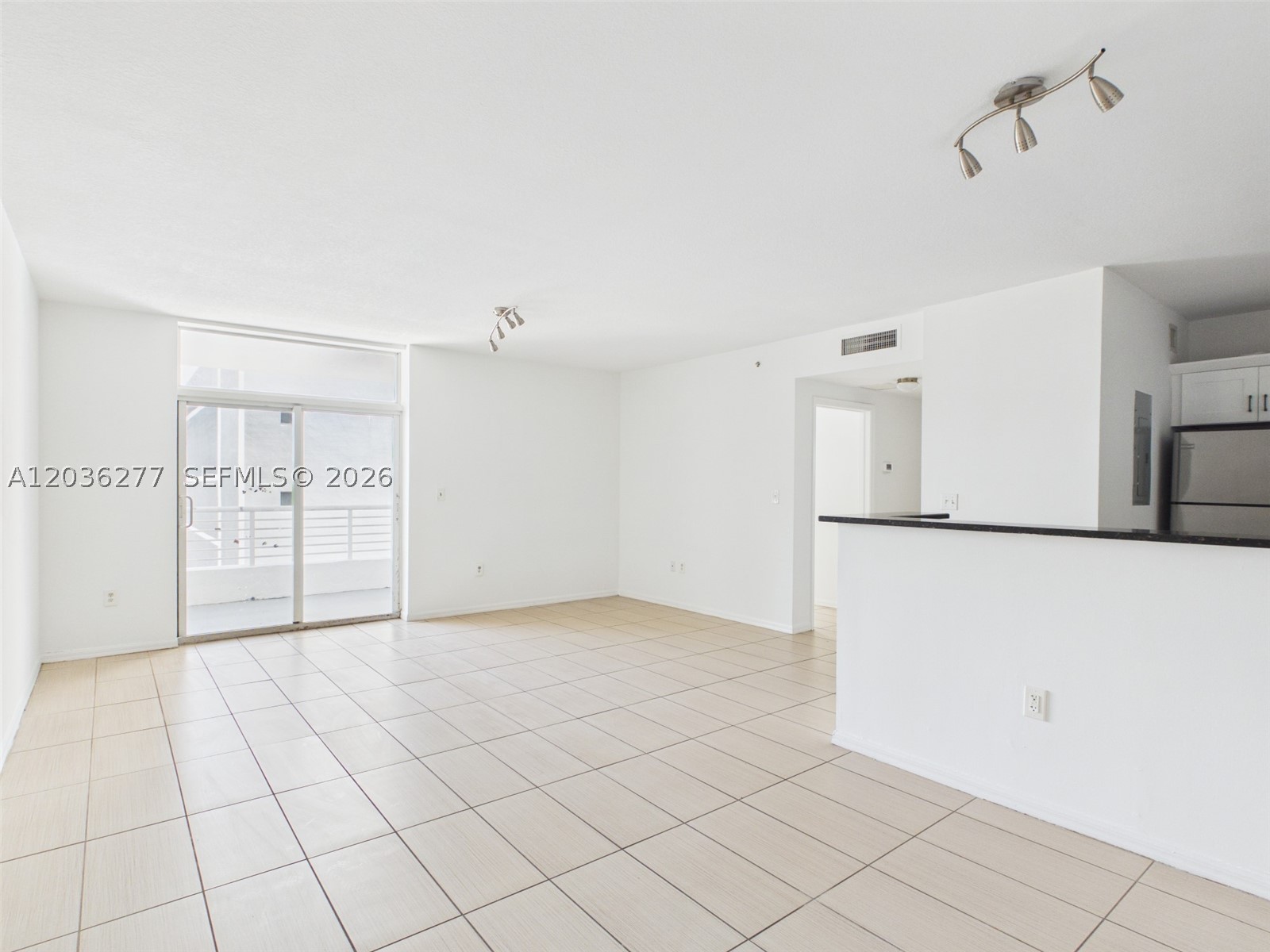 425 NE 30th St 404