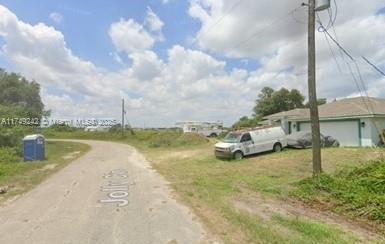 PORT LABELLE UNIT 7 - Land