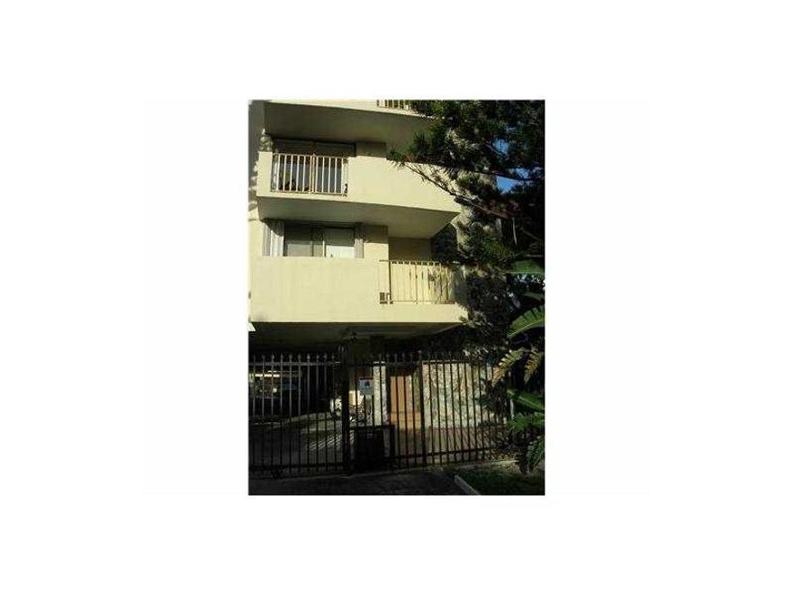 Furnished Studio unit with parking space.  Available Nov 1st.  Rent includes electricity and internet.  Small building, accessible to shopping, restaurants and interstate.