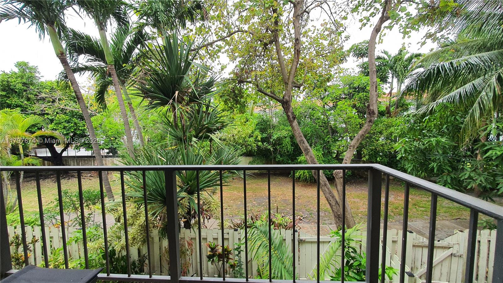 Rental Property at 1655 Ne 115th St 28B, Miami, Broward County, Florida - Bedrooms: 2 
Bathrooms: 3  - $3,200 MO.