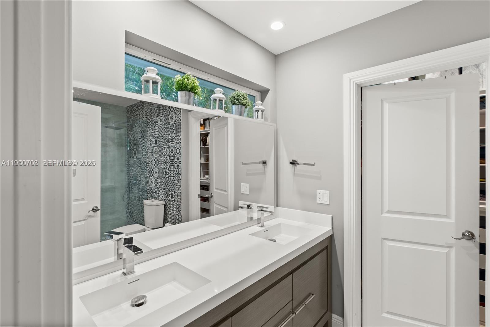 CORAL GABLES RIVIERA SEC - Residential