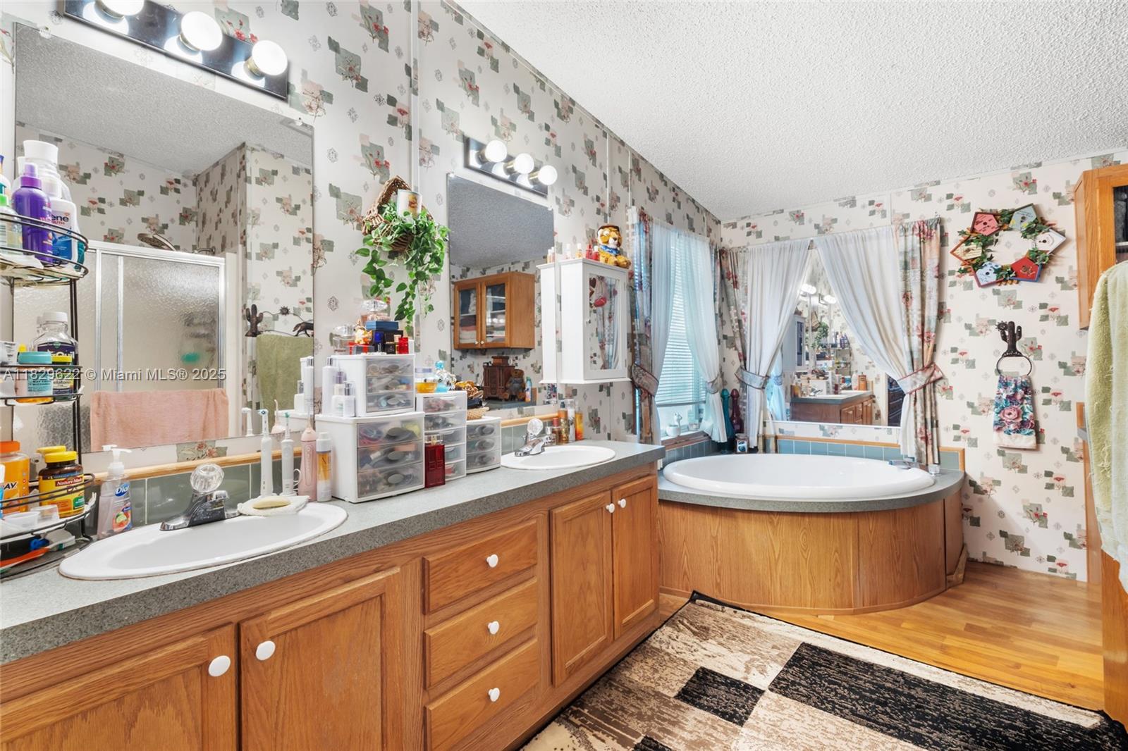 COCOWALK ESTATES - Residential