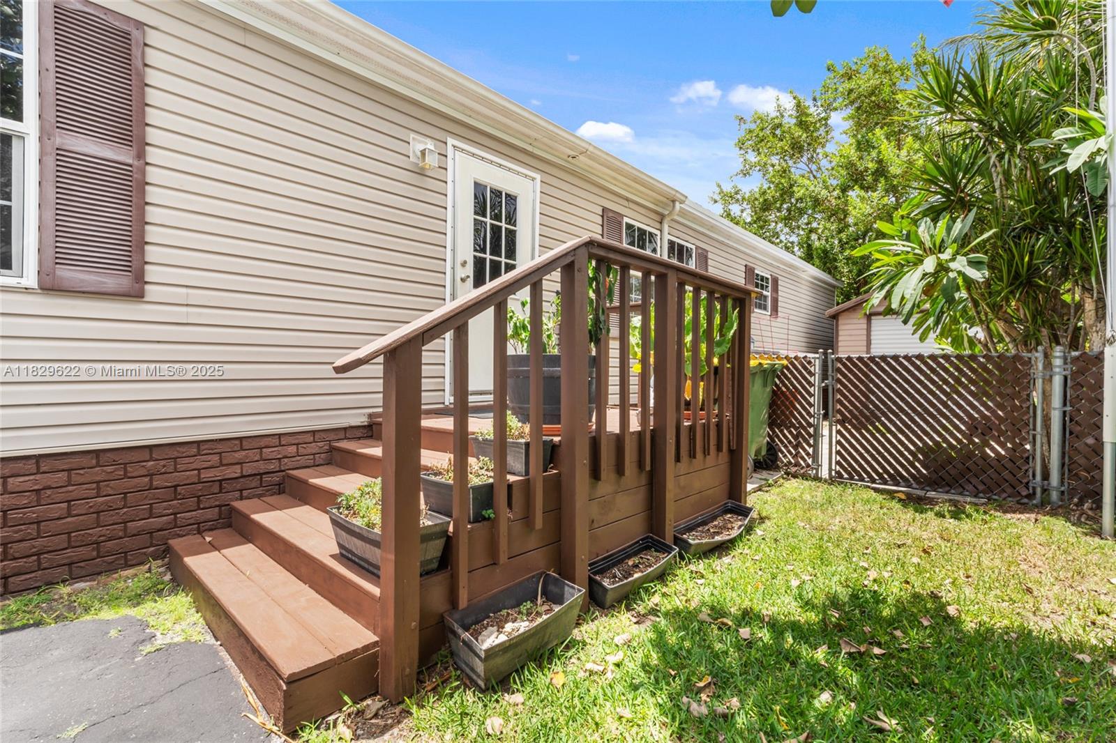 220 NE 12th Ave