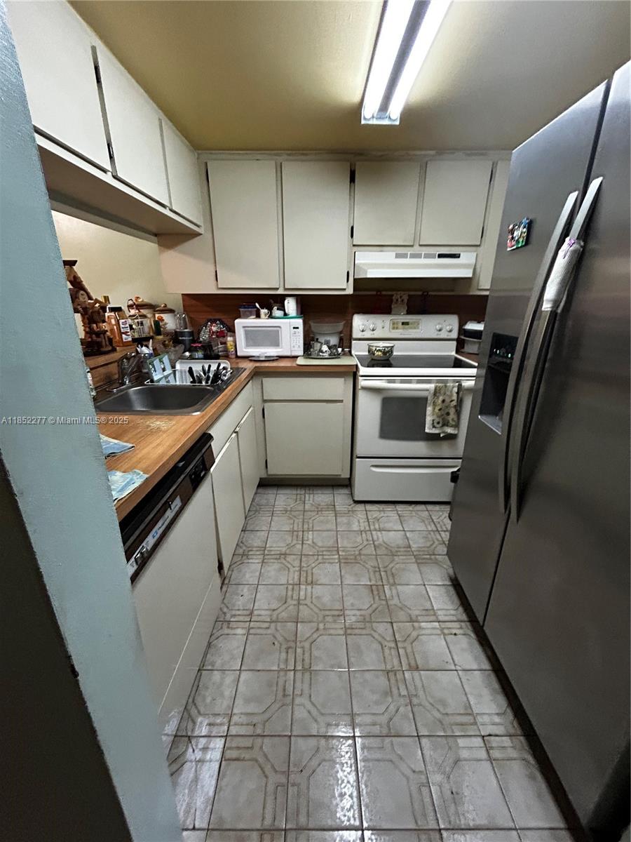 1072 W 79th St 32