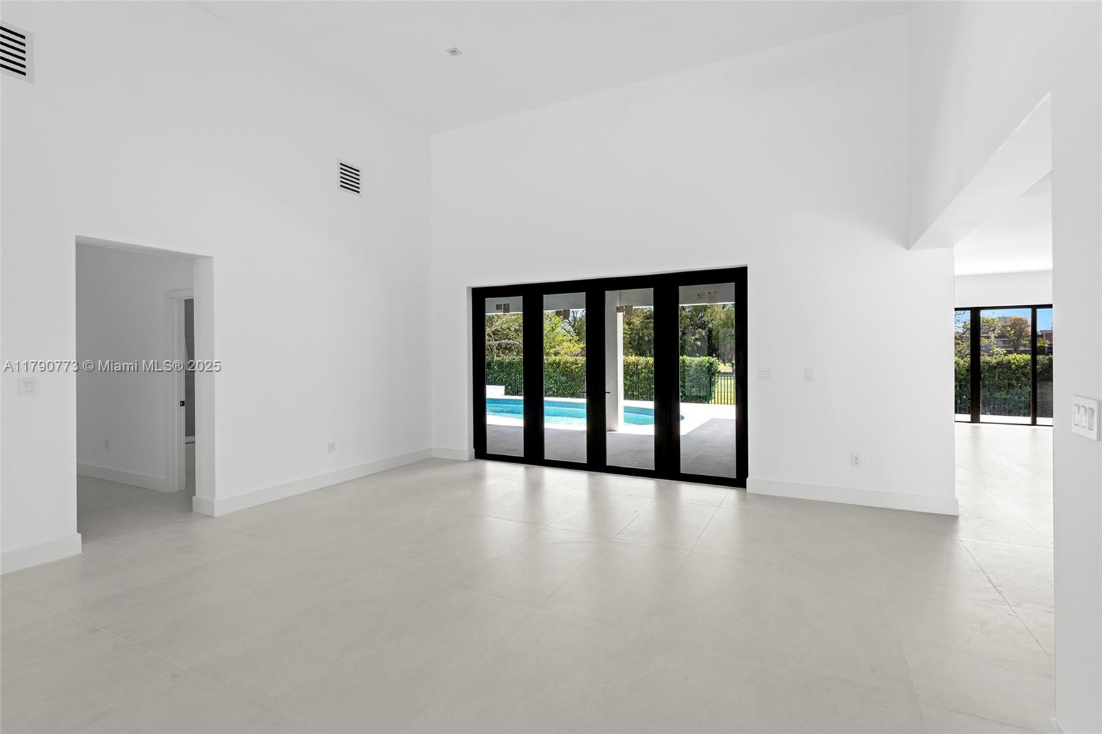 COUNTRY CLUB OF MIAMI EST - Residential